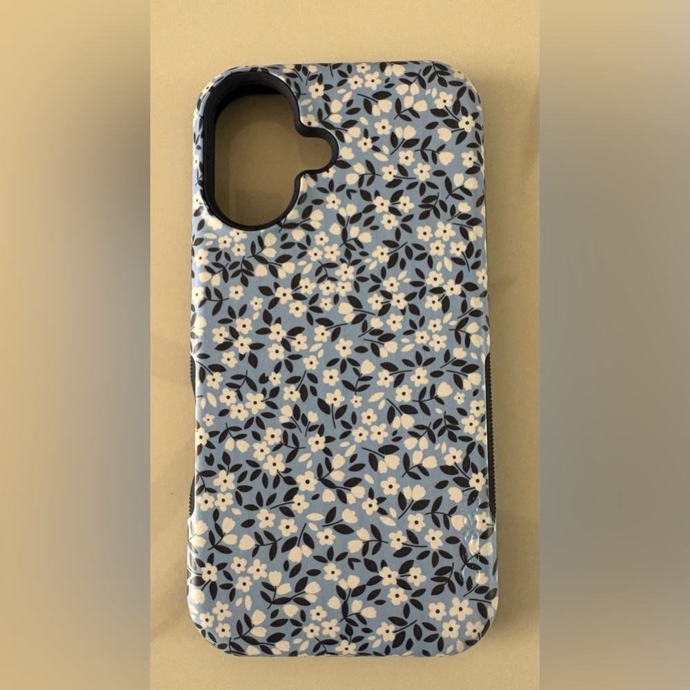 Casely Floral Blue & White Phone Case for iPhone 16